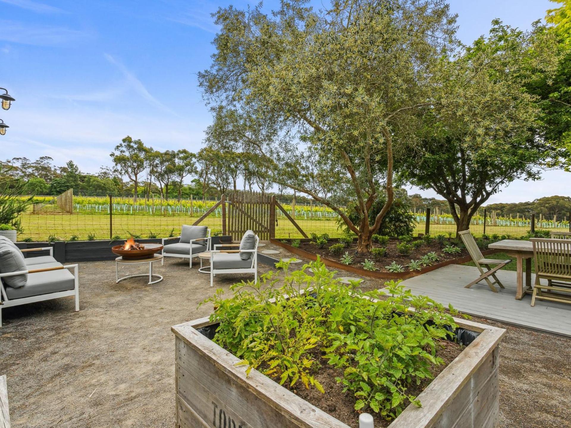 The Elm Red Hill Vineyard And Bay Views Villa Exterior photo